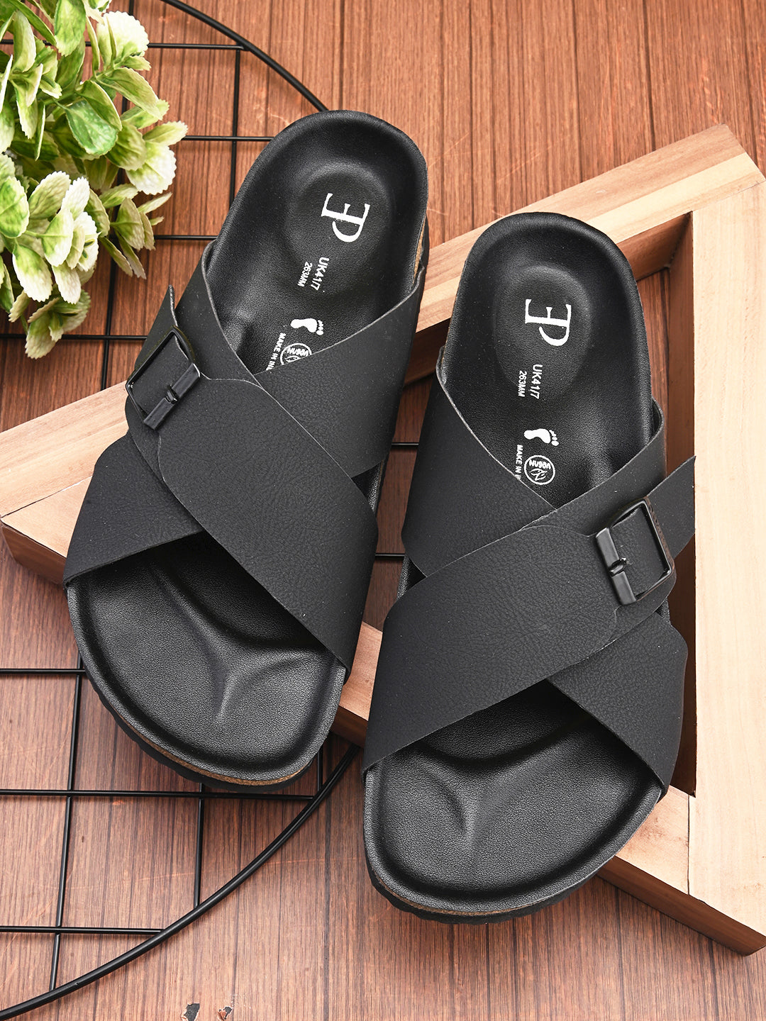 Black Men's casual criss-cross strap sandal