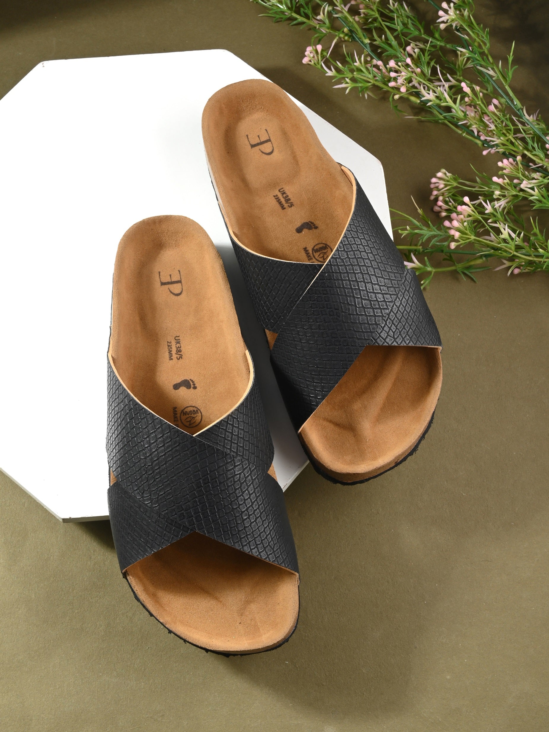 Sable Cross Strap Platform For Women - El Paso Fashion