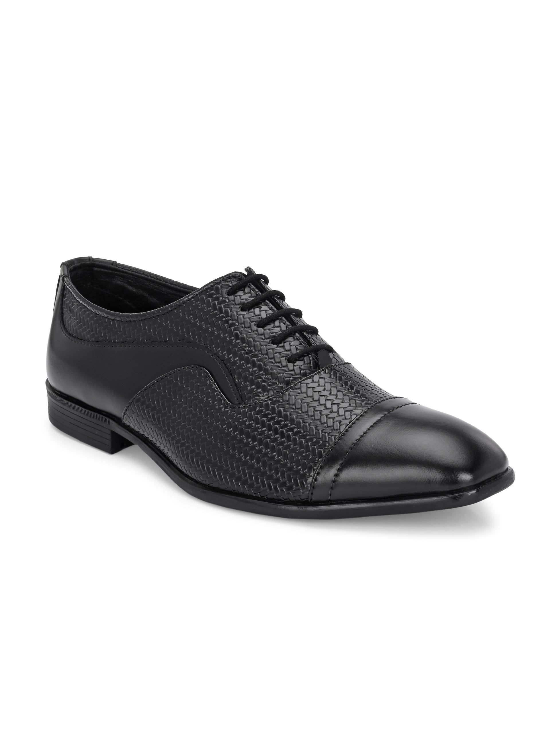 Men Textured Formal Oxford in black with a lace-up design, textured pattern, and smooth toe cap.