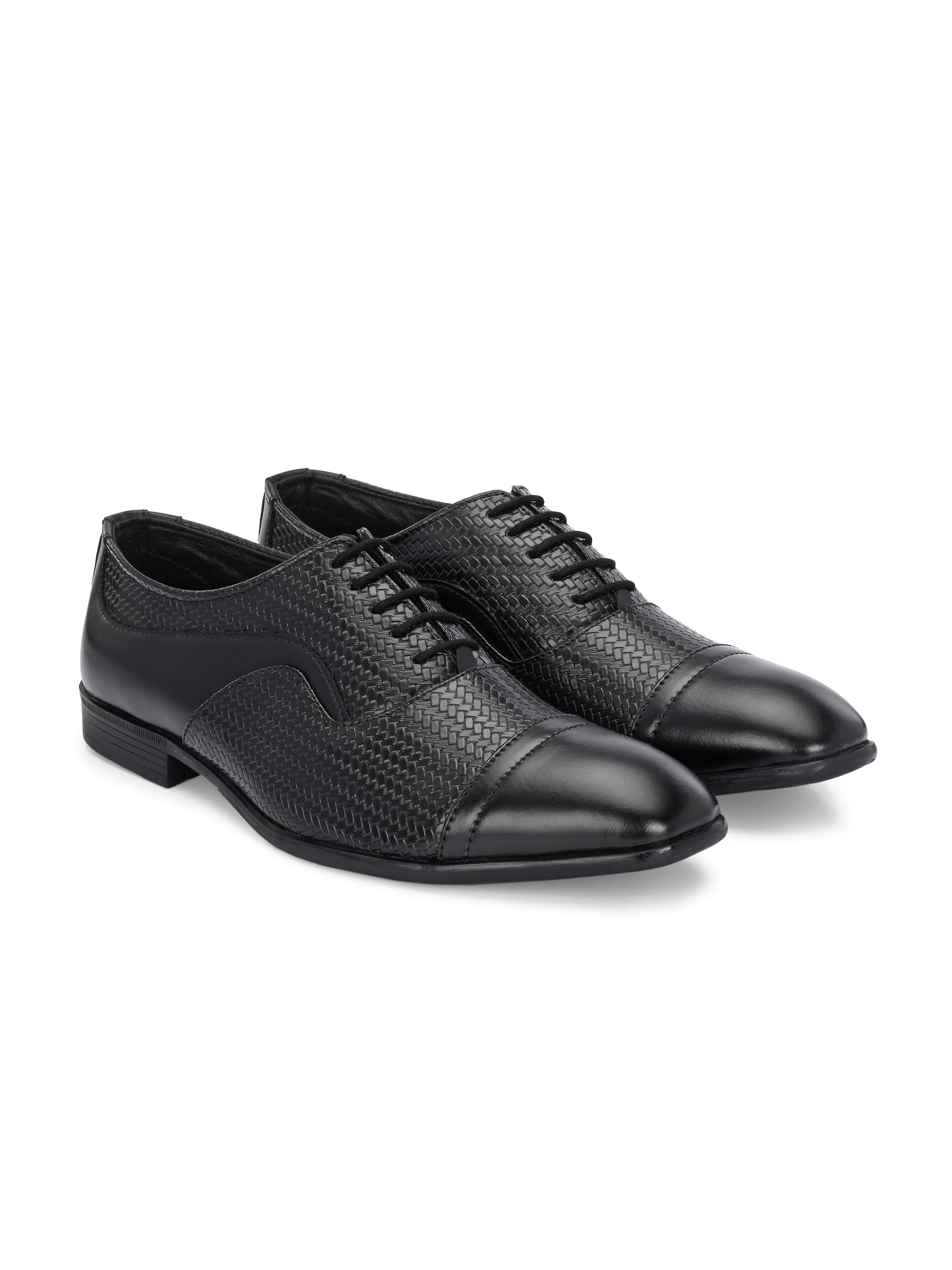 Men Textured Formal Oxford in black with a lace-up design, textured pattern, and smooth toe cap.