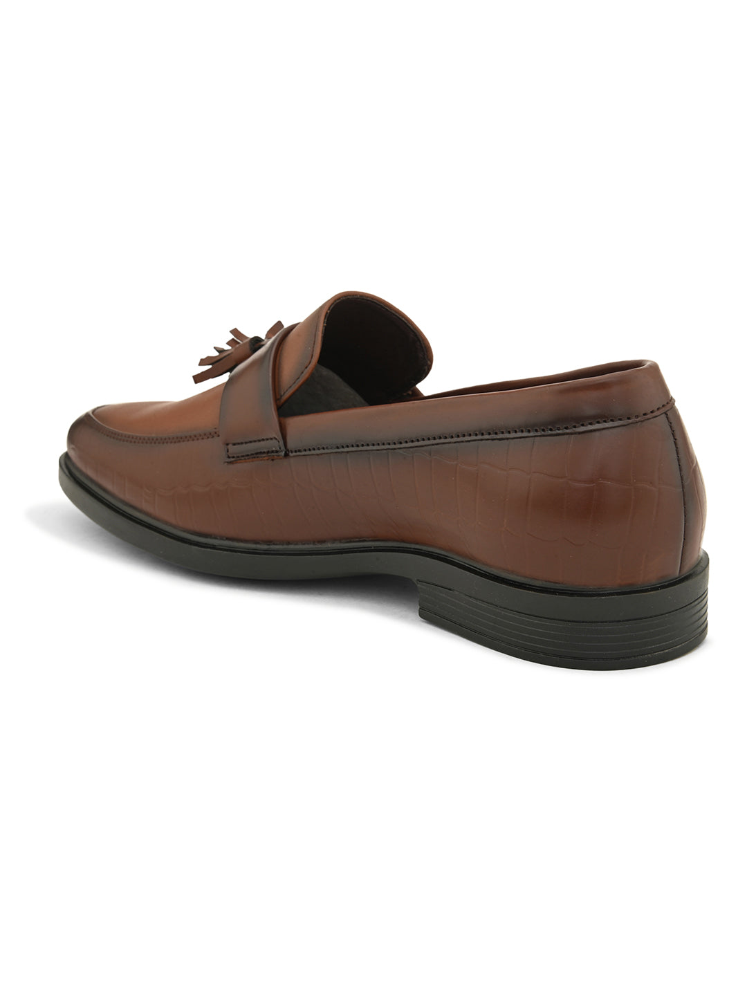 A brown El Paso loafer featuring stylish tassels on the side, showcasing a classic and elegant design.