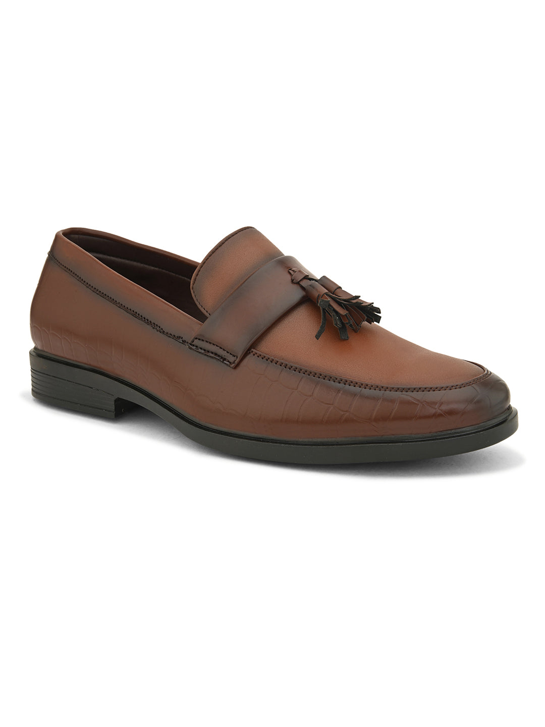 A brown El Paso loafer featuring stylish tassels on the side, showcasing a classic and elegant design.