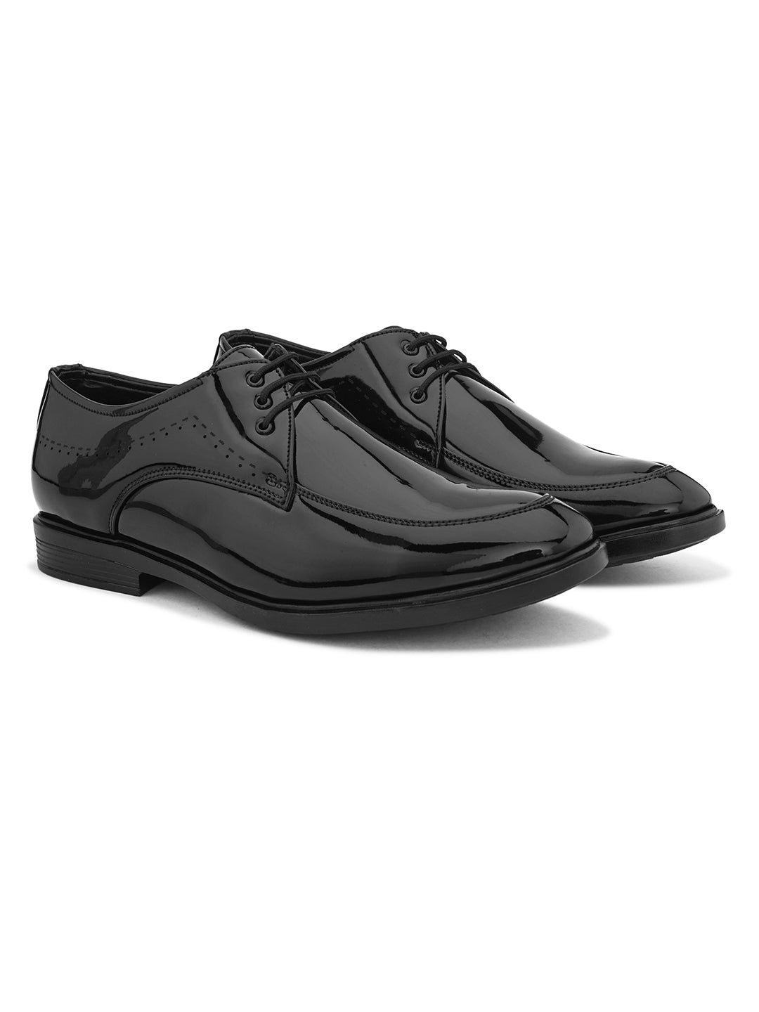 These black patent Formal Derby Lace-Up Shoes offer a sleek, polished design, combining style and comfort for any formal occasion.
