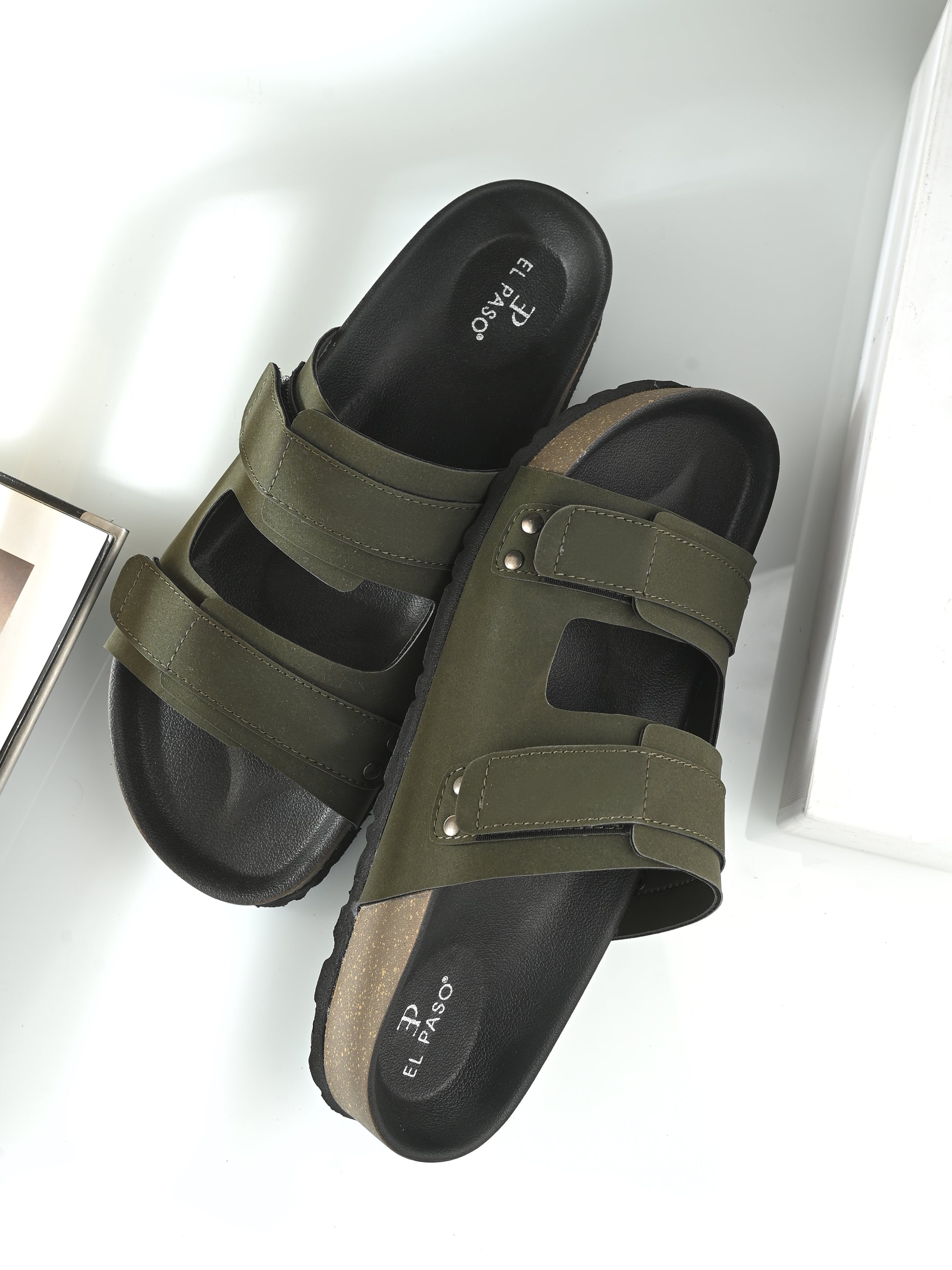 Olive Men's casual flat heel buckle strap sandal 