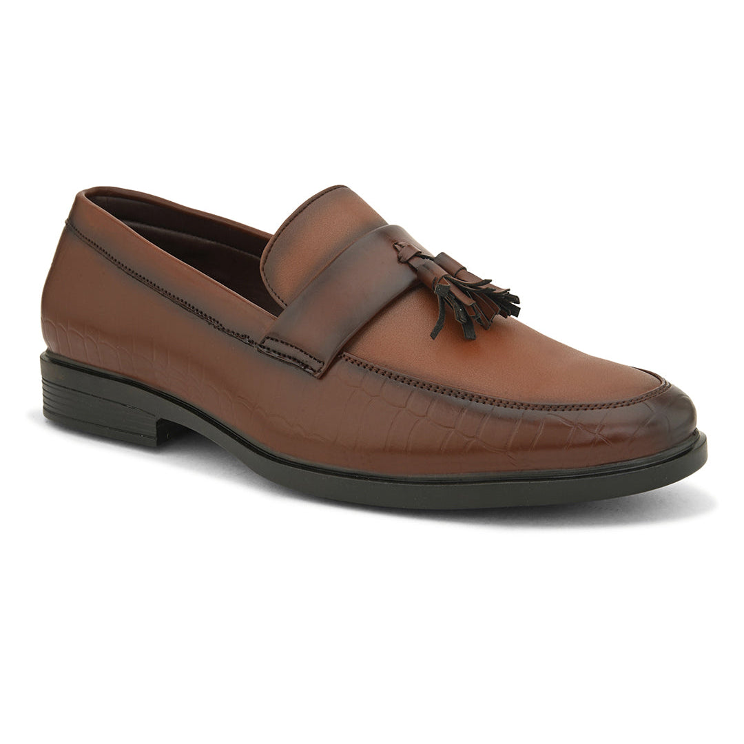 A brown El Paso loafer featuring stylish tassels on the side, showcasing a classic and elegant design.