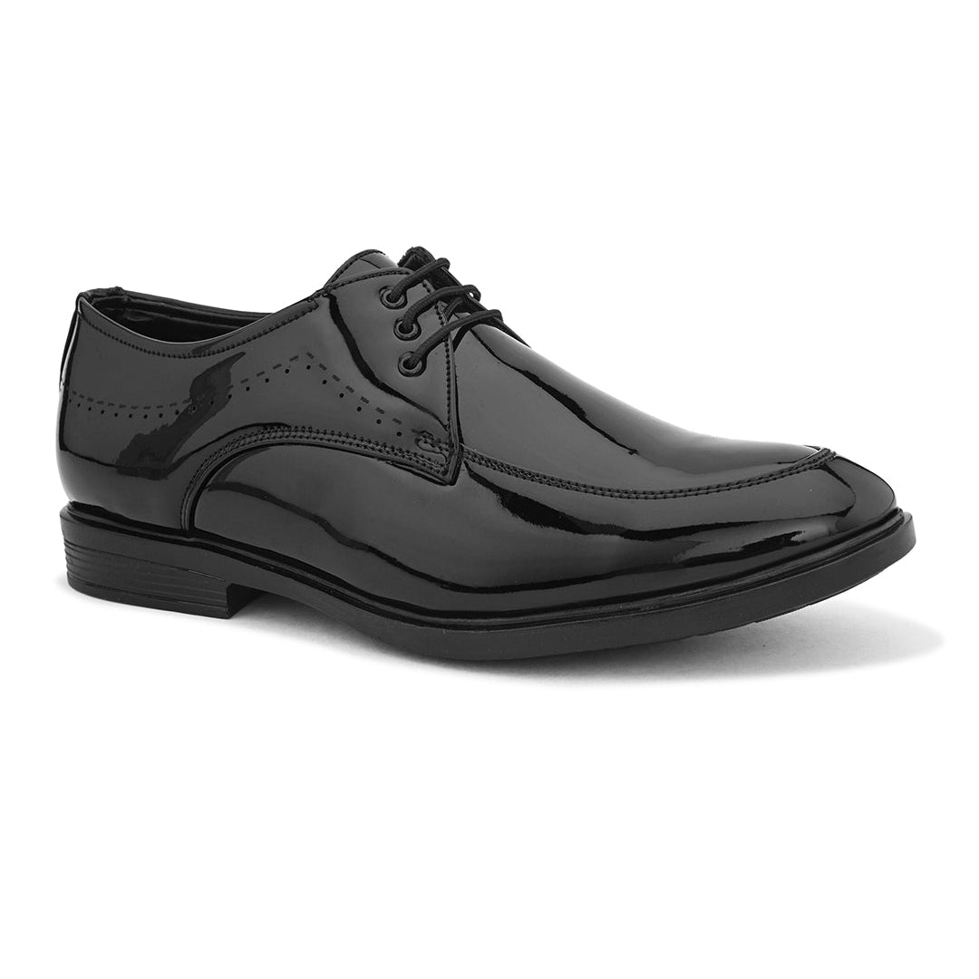 These black patent Formal Derby Lace-Up Shoes offer a sleek, polished design, combining style and comfort for any formal occasion.