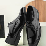 These black patent Formal Derby Lace-Up Shoes offer a sleek, polished design, combining style and comfort for any formal occasion.